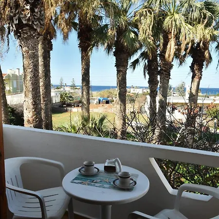 Hotel Mari Evans *
